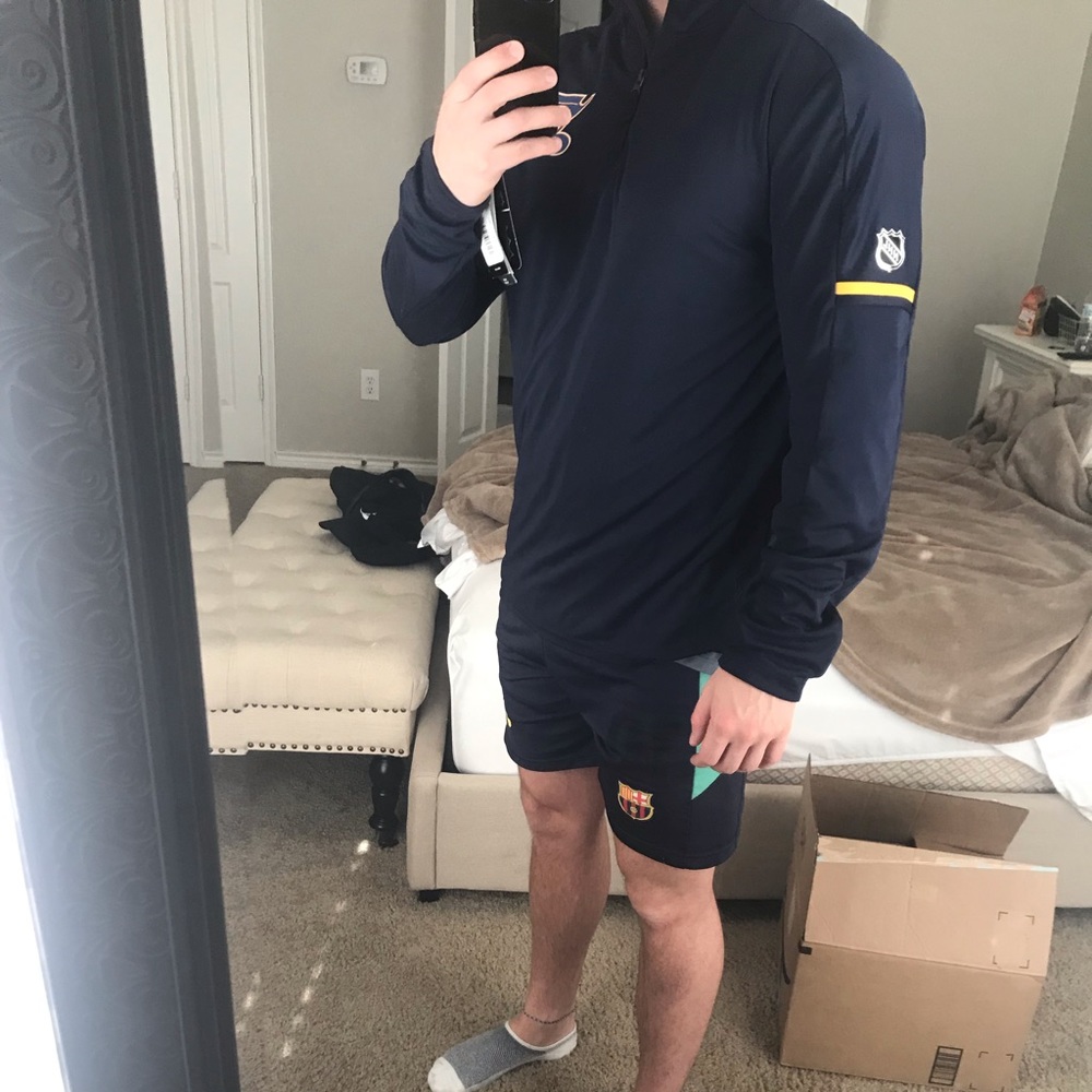 NHL Blues long sleeve 1/4 zip up - Picture 3 of 6